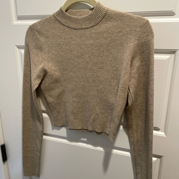 Skirt and cropped sweater set. New with tags - Picture 1 of 2